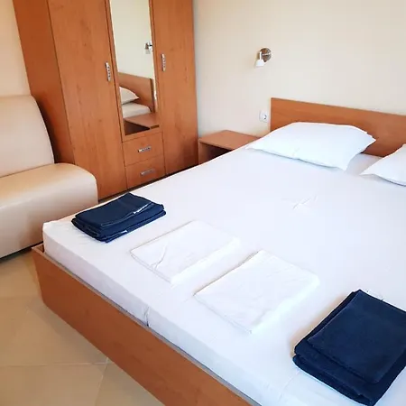 Nikoli בית הארחה