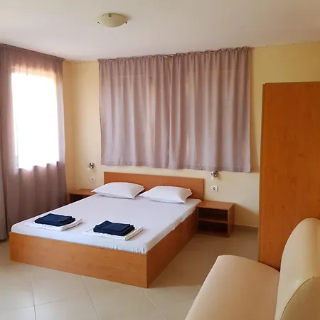 בית הארחה Nikoli 3*