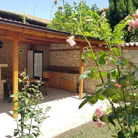 Nikoli בית הארחה 3*