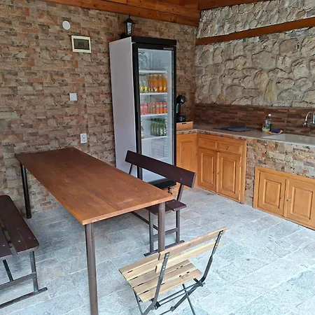 בית הארחה Nikoli