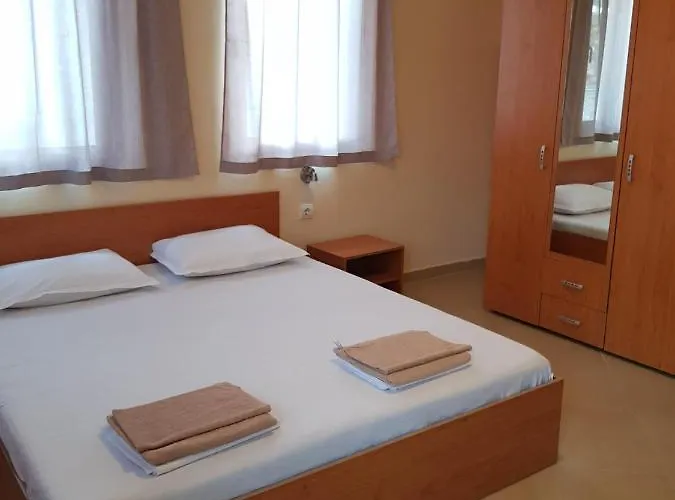 Nikoli Πανσιόν 3*