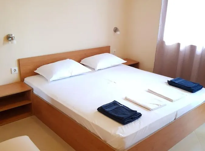 Πανσιόν Nikoli Νεσέμπαρ