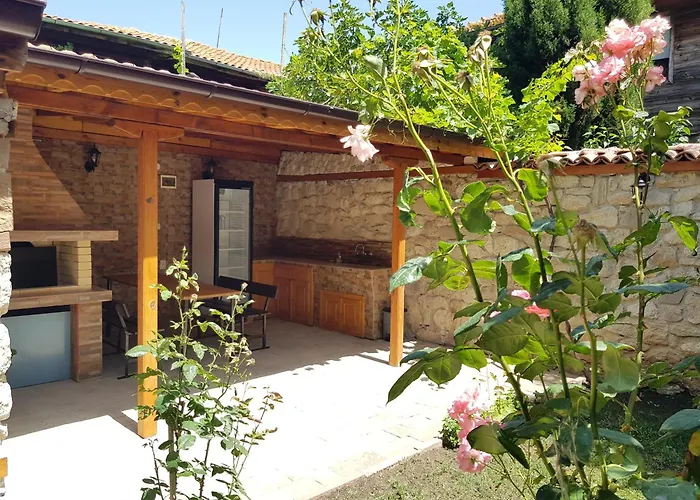 Nikoli Πανσιόν 3*